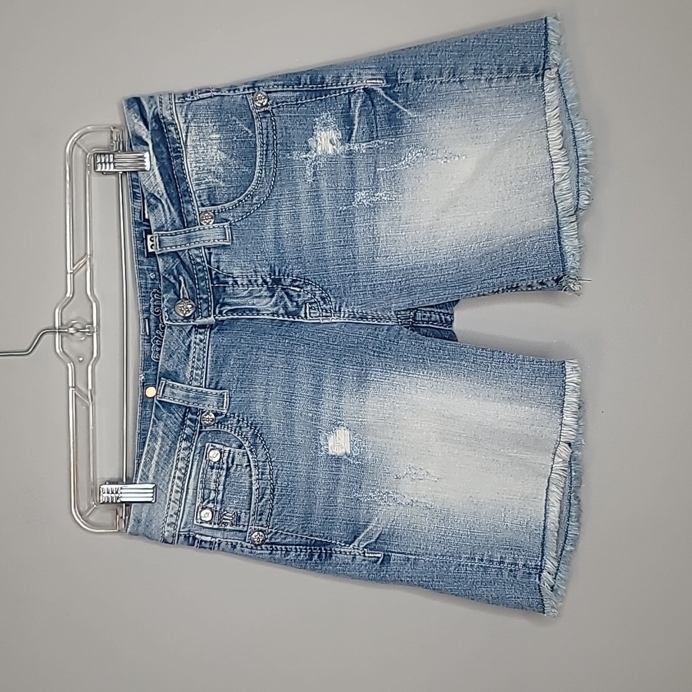 Miss Me mid jean shorts size 28 equivalent to a size 6